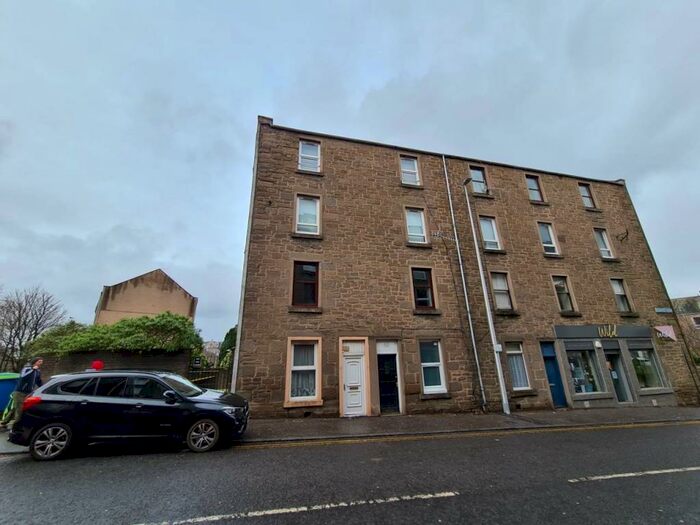 3 Bedroom Flat To Rent In / Blackness Road, Dundee, DD1