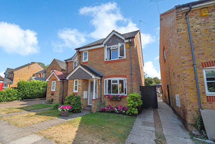3 Bedroom Semi-Detached House For Sale In Lower Cippenham Lane, Cippenham, Berkshire, SL1