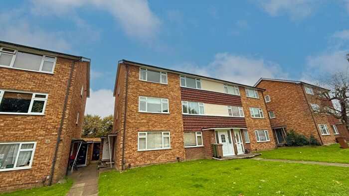 2 Bedroom Maisonette To Rent In Millside, Carshalton, Surrey., SM5
