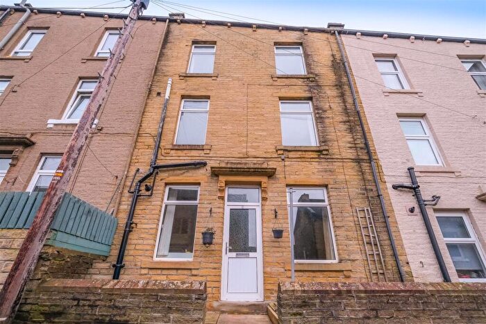 3 Bedroom Terraced House For Sale In Upper Fountain Street, Sowerby Bridge, HX6