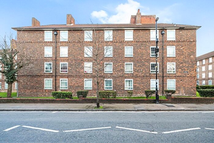 3 Bedroom Flat To Rent In Turnham Road, London, SE4