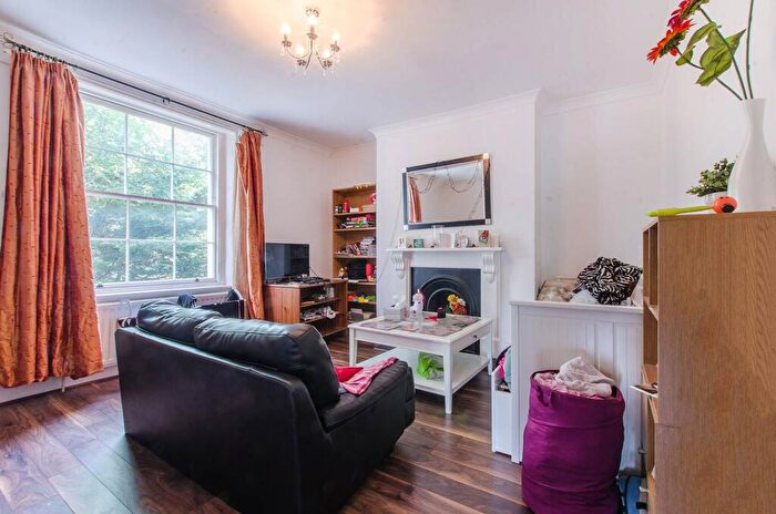 2 Bedroom Flat To Rent In Shooters Hill Road, Blackheath, London, SE3