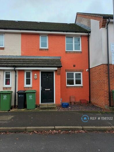 2 Bedroom Terraced House To Rent In James Road, Portsmouth, PO3