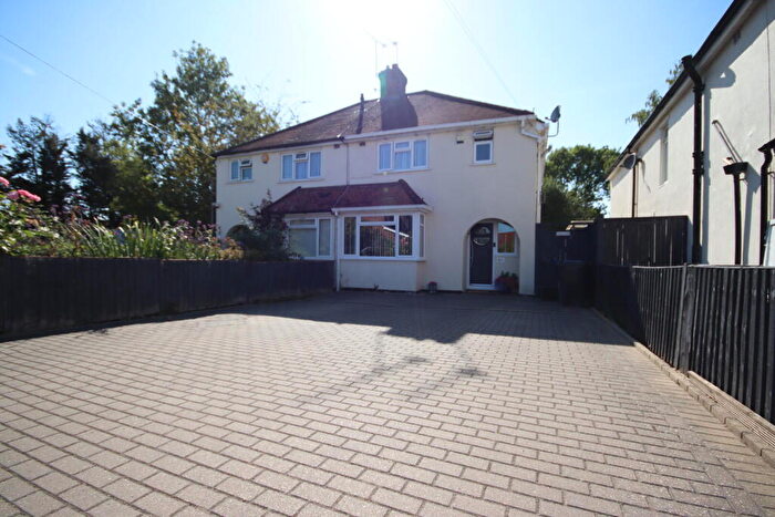 3 Bedroom Semi-Detached House For Sale In Chiltern Road, Burnham, SL1