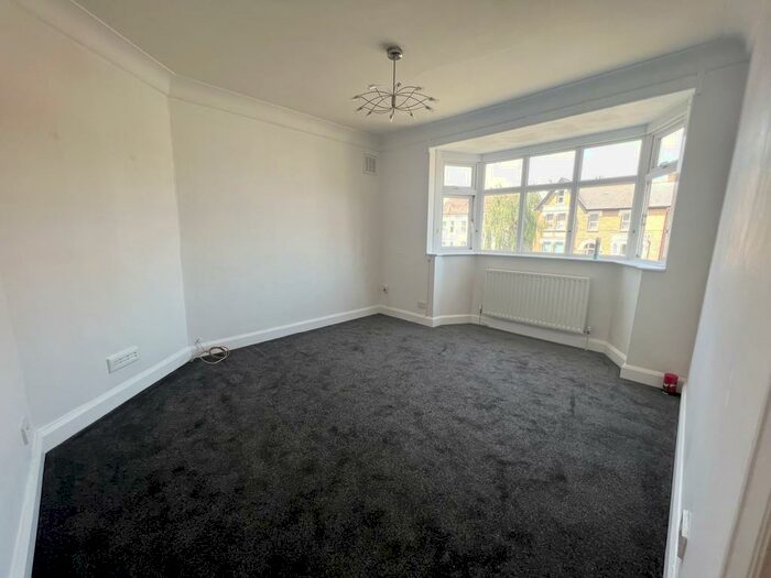 2 Bedroom Flat To Rent In Lower Addiscombe Road, Croydon, CR0