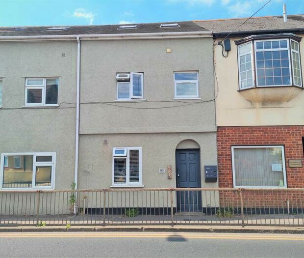 1 Bedroom Flat To Rent In High Street, Benfleet, SS7