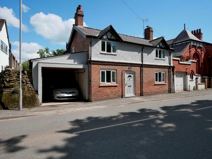 4 Bedroom Link Detached House For Sale In Barrow Lane, Great Barrow, Chester CH3