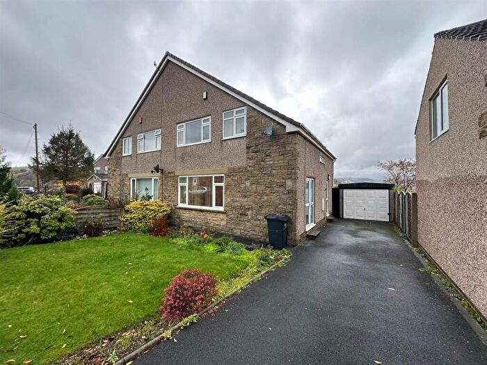 3 Bedroom Semi Detached House To Rent In Kershaw Crescent, Luddendenfoot, Halifax, HX2