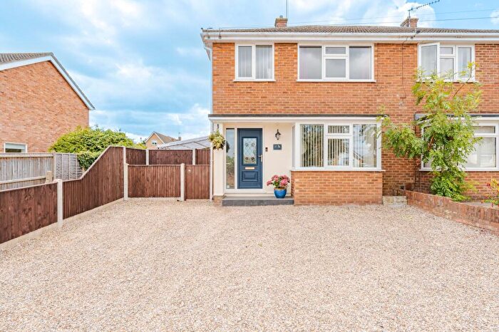 3 Bedroom Semi-Detached House For Sale In Conrad Road, Oulton Broad South, NR33