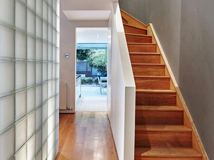 2 Bedroom End Terrace House To Rent In St. Marks Place, Windsor, SL4