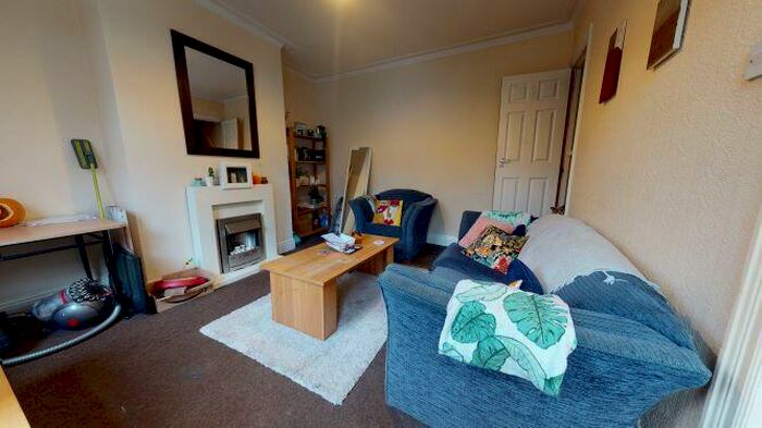 2 Bedroom End Of Terrace House To Rent In Vicarage Terrace, Kirkstall, Leeds, LS5