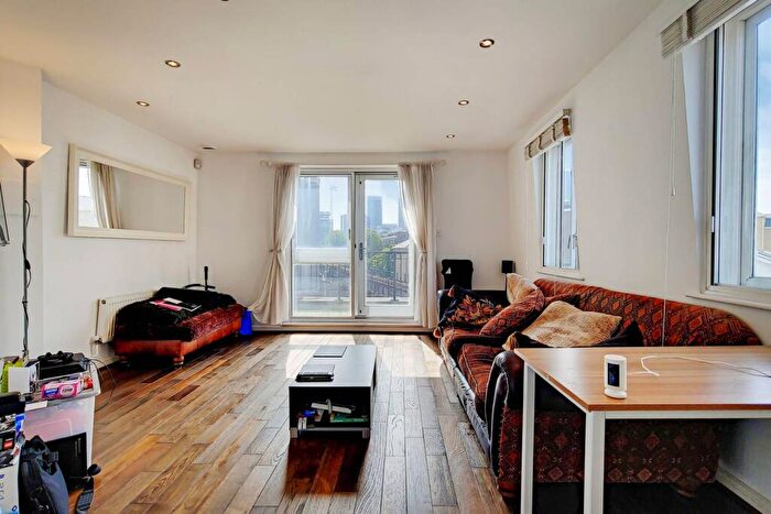 1 Bedroom Flat To Rent In Norway Place, Limehouse, London, E14