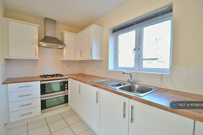 2 Bedroom Flat To Rent In Topper Street, Cambridge, CB4
