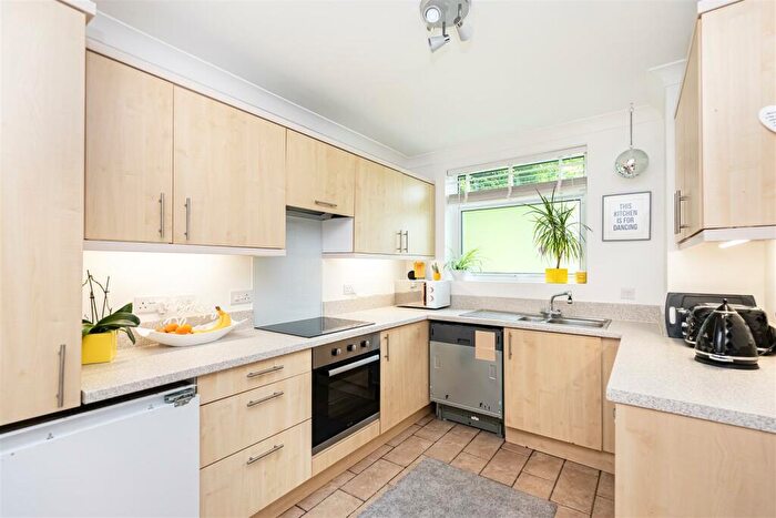 2 Bedroom Apartment To Rent In Branksome Wood Road, Bournemouth, BH4