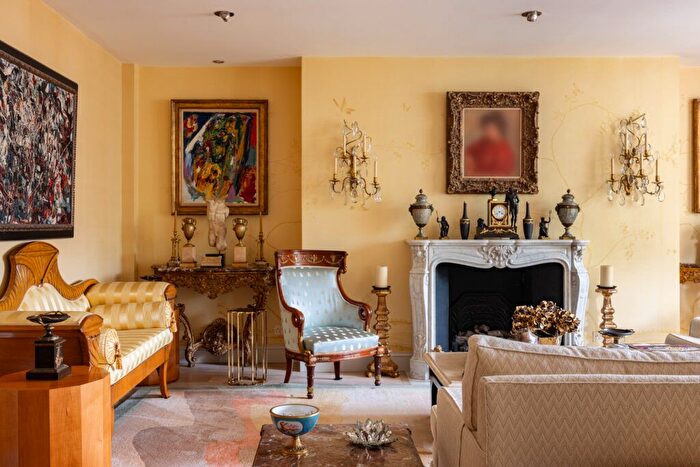 5 Bedroom Flat For Sale In Kensington High Street, London, W8