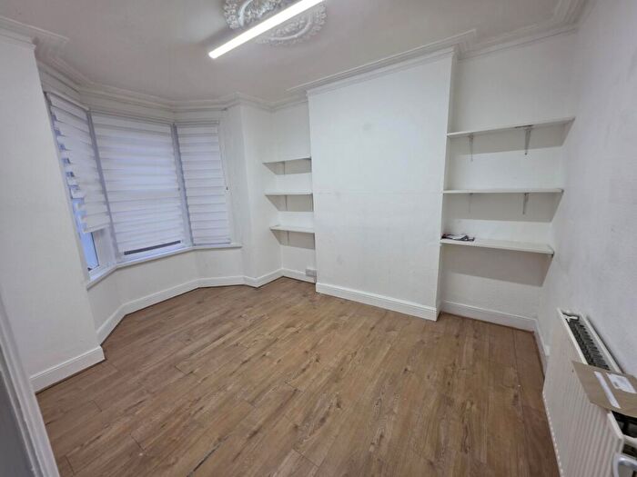 3 Bedroom Semi Detached House To Rent In Cliff Avenue, Westcliff-On-Sea, SS0