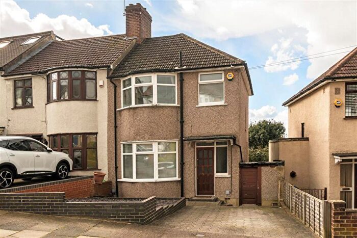 3 Bedroom End Of Terrace House For Sale In Ankerdine Crescent, Woolwich, SE18