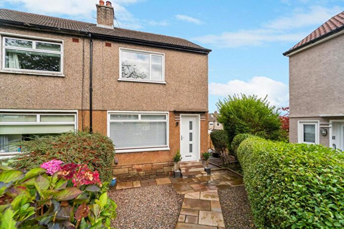 2 Bedroom End Of Terrace House For Sale In Sidlaw Road, Bearsden, G61