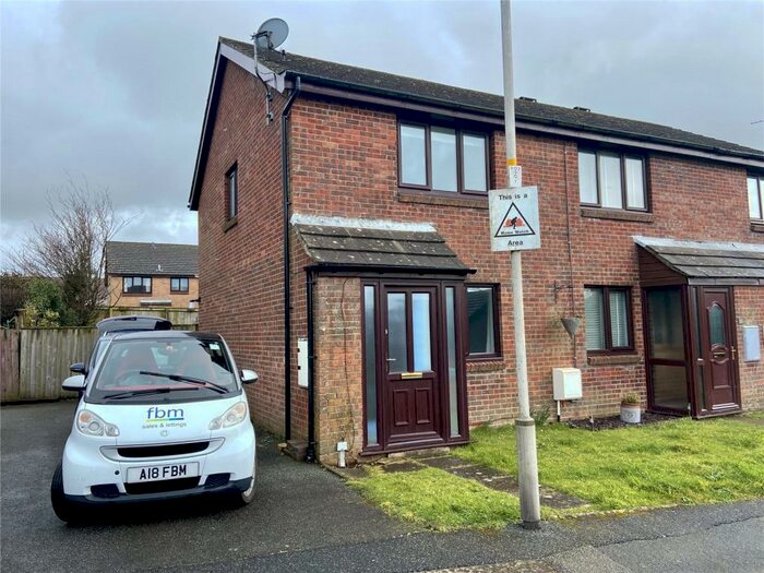 2 Bedroom Semi-Detached House To Rent In Derwent Avenue, Steynton, Milford Haven, Sir Benfro, SA73