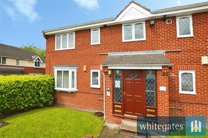 2 Bedroom Apartment To Rent In Thirlmere Close, Leeds, West Yorkshire, LS11