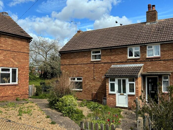 3 Bedroom Semi-Detached House For Sale In Olney Road, Lavendon, MK46