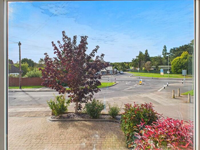 3 Bedroom Semi Detached House For Sale In Tavistock Avenue, London, NW7