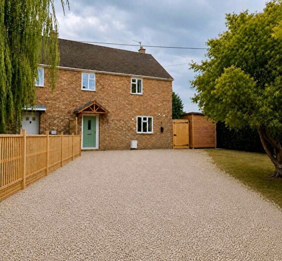 3 Bedroom Semi-Detached House For Sale In Beautiful Semi Detached Home - Recently Refurbished In The Popular Village Of Selling - Neames Forstal, ME13