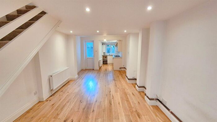 2 Bedroom Property To Rent In Linkfield Road, Isleworth, TW7