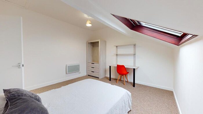 1 Bedroom House To Rent In Victoria Terrace, Leeds, LS3
