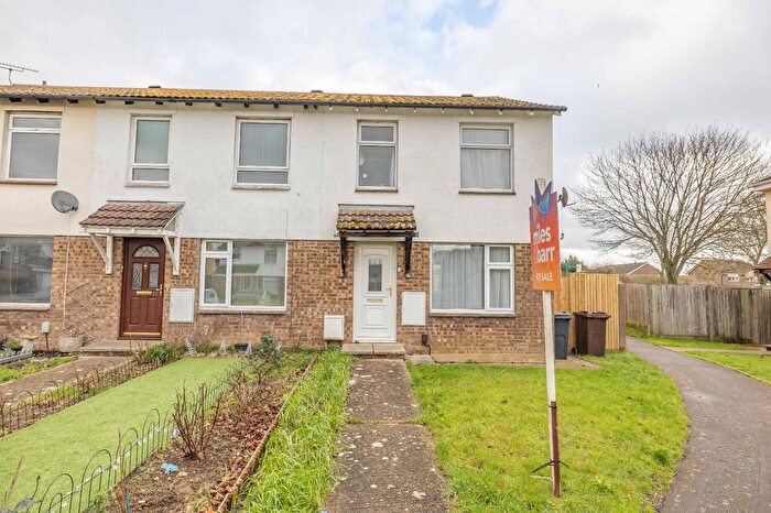 3 Bedroom End Terrace House For Sale In The Spinney, Ashford, Kent, TN23