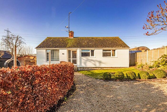 3 Bedroom Bungalow To Rent In Jeans Bungalow, Moulsford, OX10