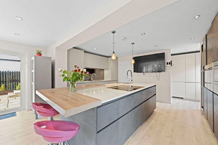 5 Bedroom Detached House For Sale In Cypress Glade, Livingston, EH54