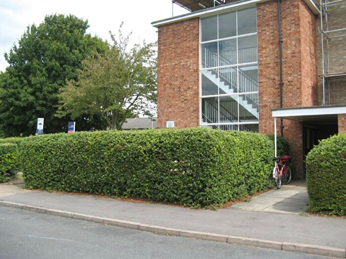 2 Bedroom Property To Rent In Atkins Close, Cambridge, CB4