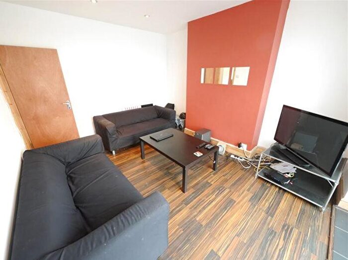 6 Bedroom House To Rent In St. Chads View, Leeds, LS6