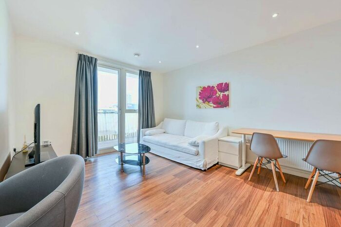 1 Bedroom Flat To Rent In Stanley Road, Acton, London, W3