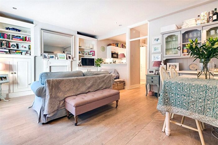 2 Bedroom Flat To Rent In Harwood Road, London, SW6