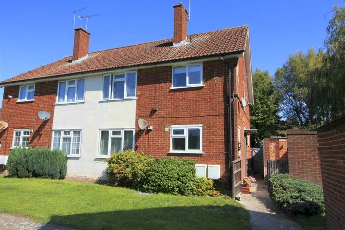 1 Bedroom Maisonette To Rent In Seymour Gardens, Ruislip, HA4