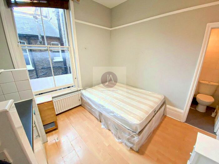 Studio To Rent In Lyncroft House, Lyncroft Gardens, West Hampstead, London, NW6