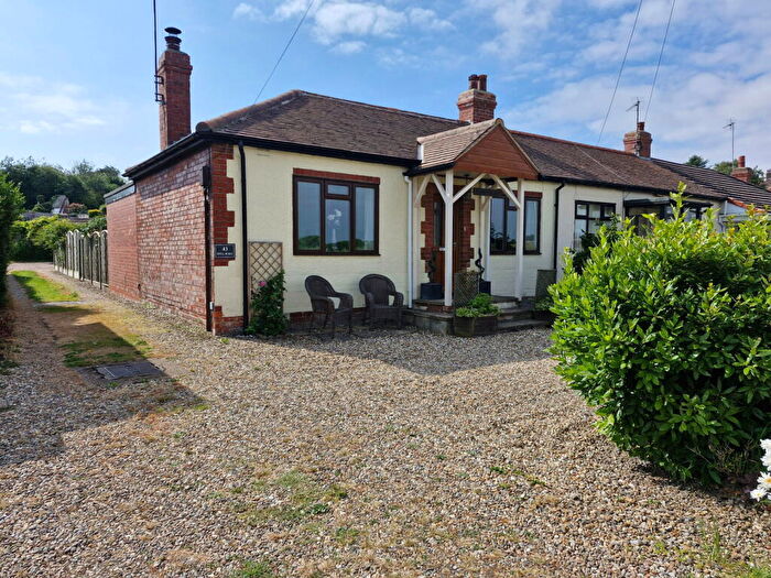 2 Bedroom Terraced Bungalow For Sale In Hull Road, Hornsea, HU18