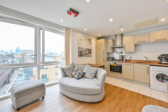 2 Bedroom Flat For Sale In Lime View Apartments, Limehouse, Limehouse, London, E14