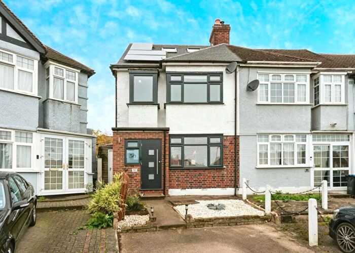 4 Bedroom End Of Terrace House For Sale In Garth Close, Morden, SM4