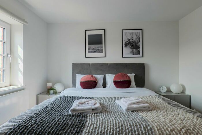 2 Bedroom Flat To Rent In Brickworks, Butetown, Cardiff, CF10