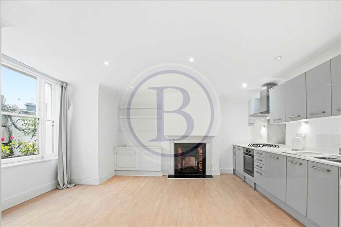 2 Bedroom Maisonette For Sale In Fortess Road, London, NW5