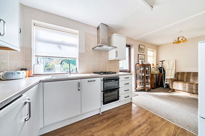 2 Bedroom End Of Terrace House For Sale In Cranbrook Close, Bromley, BR2