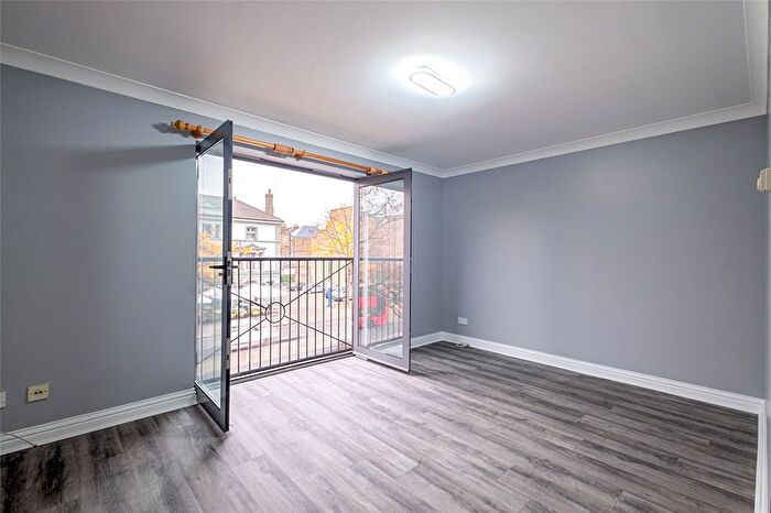 1 Bedroom Flat To Rent In Sherard Court, Manor Gardens, London, N7