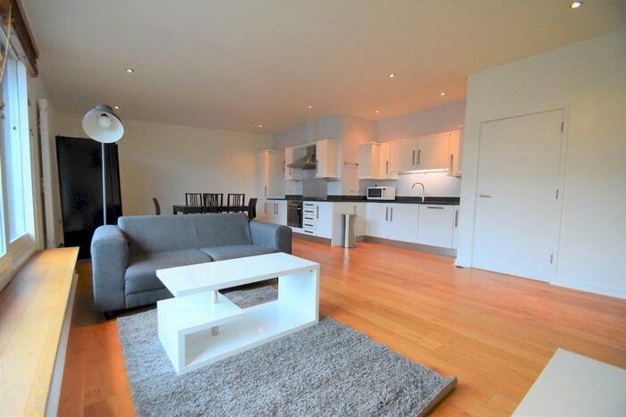 3 Bedroom Flat To Rent In Churchfield Road, London, W3