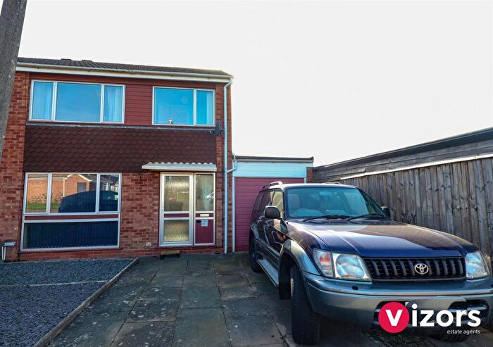 3 Bedroom Semi Detached House For Sale In Caynham Close, Winyates West, Redditch, B98