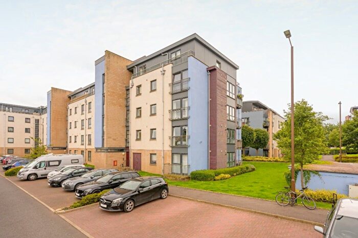 3 Bedroom Flat For Sale In East Pilton Farm Avenue, Edinburgh, EH5