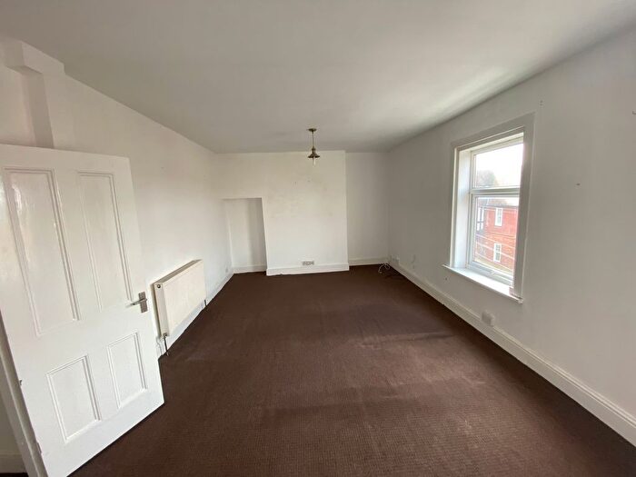 4 Bedroom Flat To Rent In Flat, Windsor Crescent, Bridlington, YO15