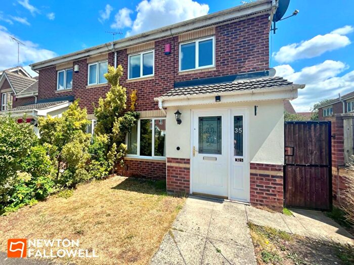 3 Bedroom Semi-Detached House To Rent In White Rose Avenue, Mansfield, NG18